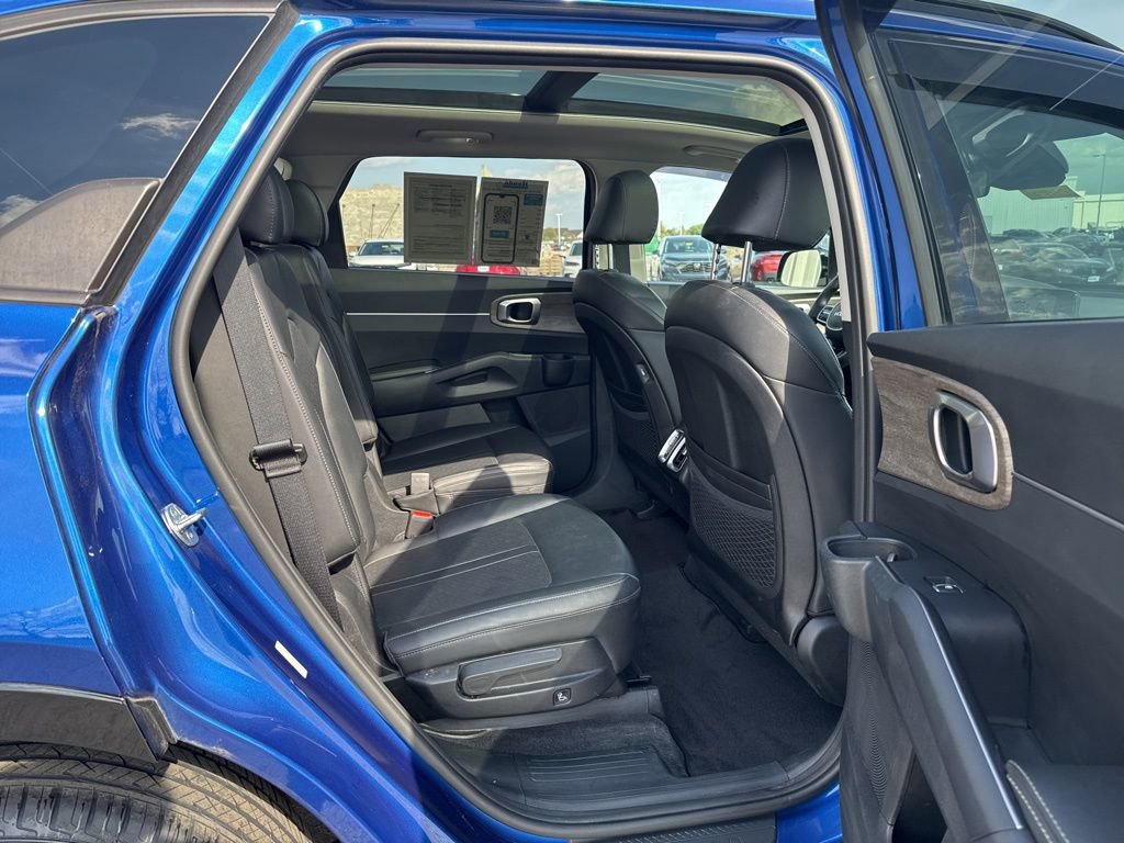Used 2022 Kia Sorento EX w/ Panoramic Sunroof Package FWD image 38