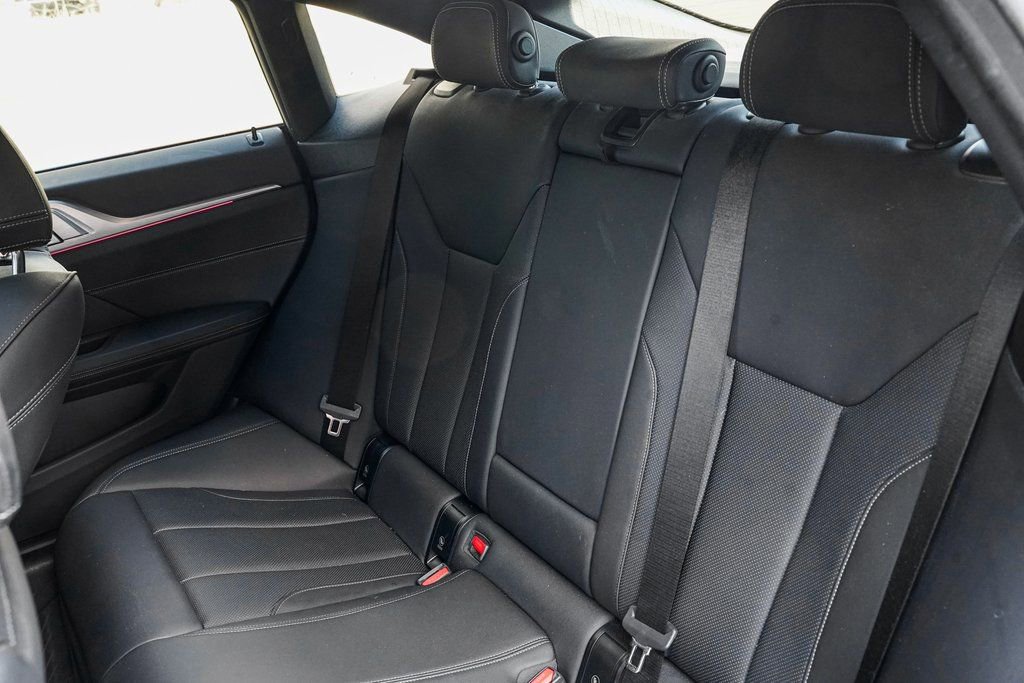 Used 2023 BMW i4 eDrive35 w/ Premium Package image 16