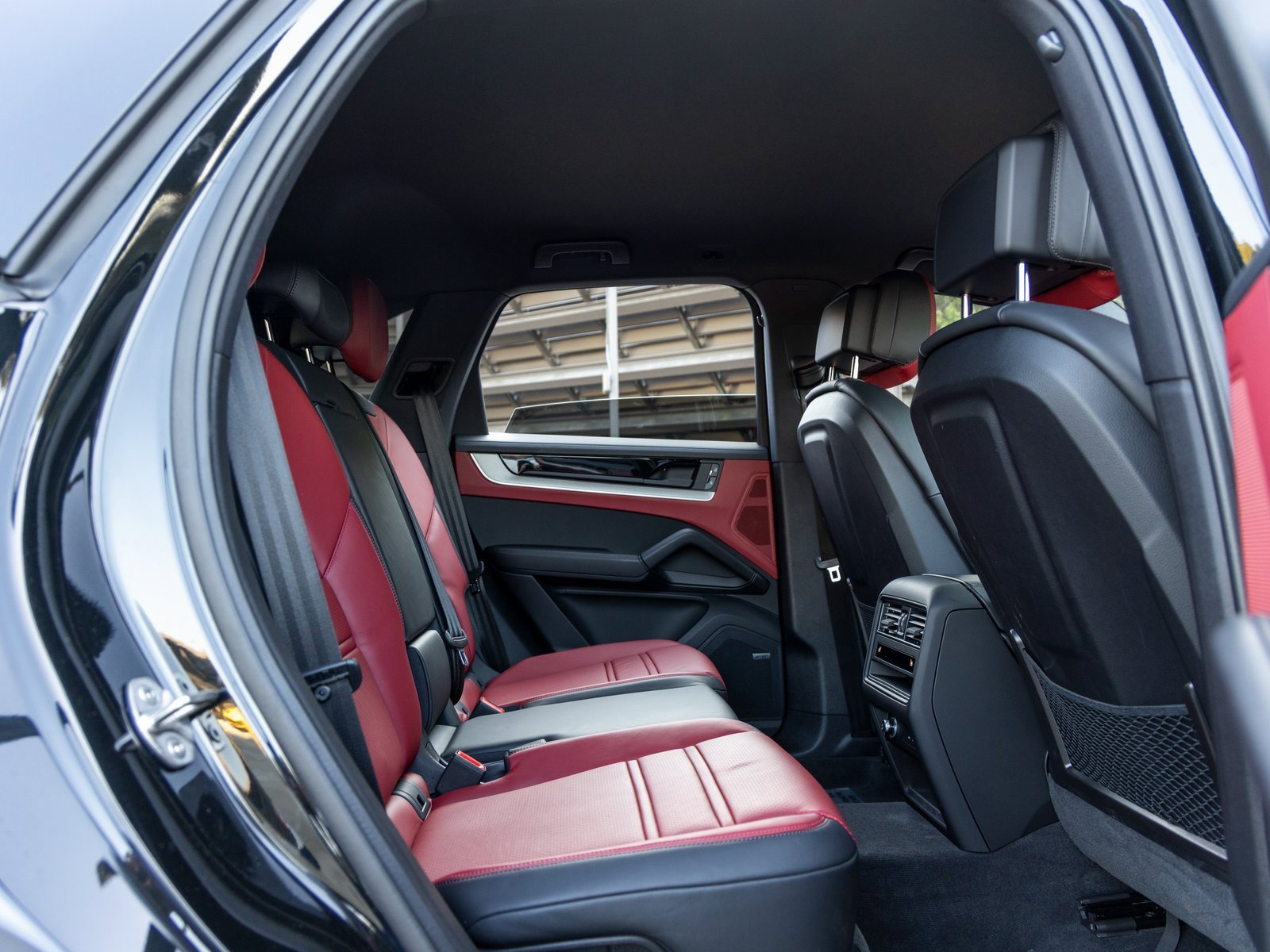 Certified 2025 Porsche Cayenne image 47