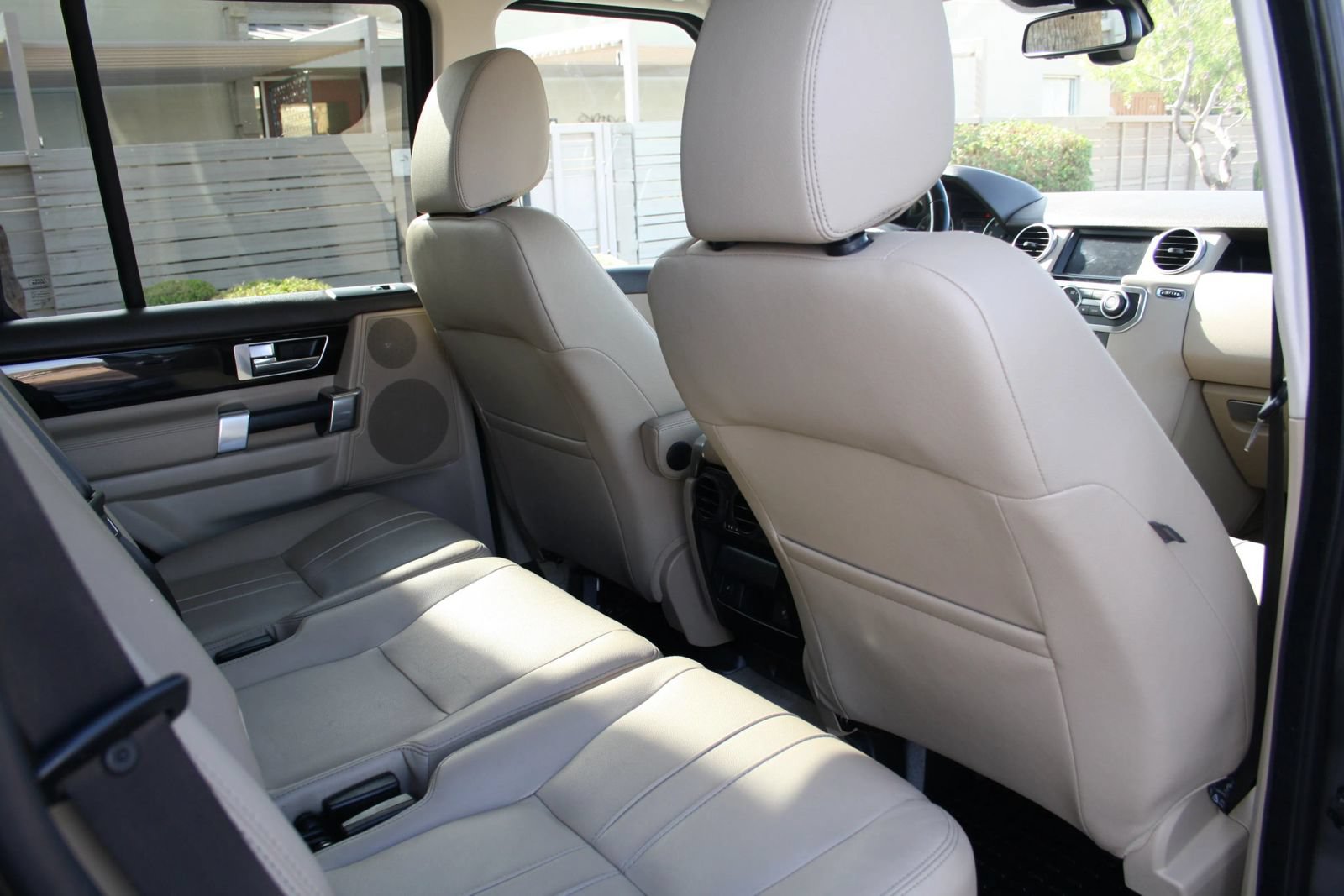 Used 2016 Land Rover LR4 HSE AWD/4WD image 21