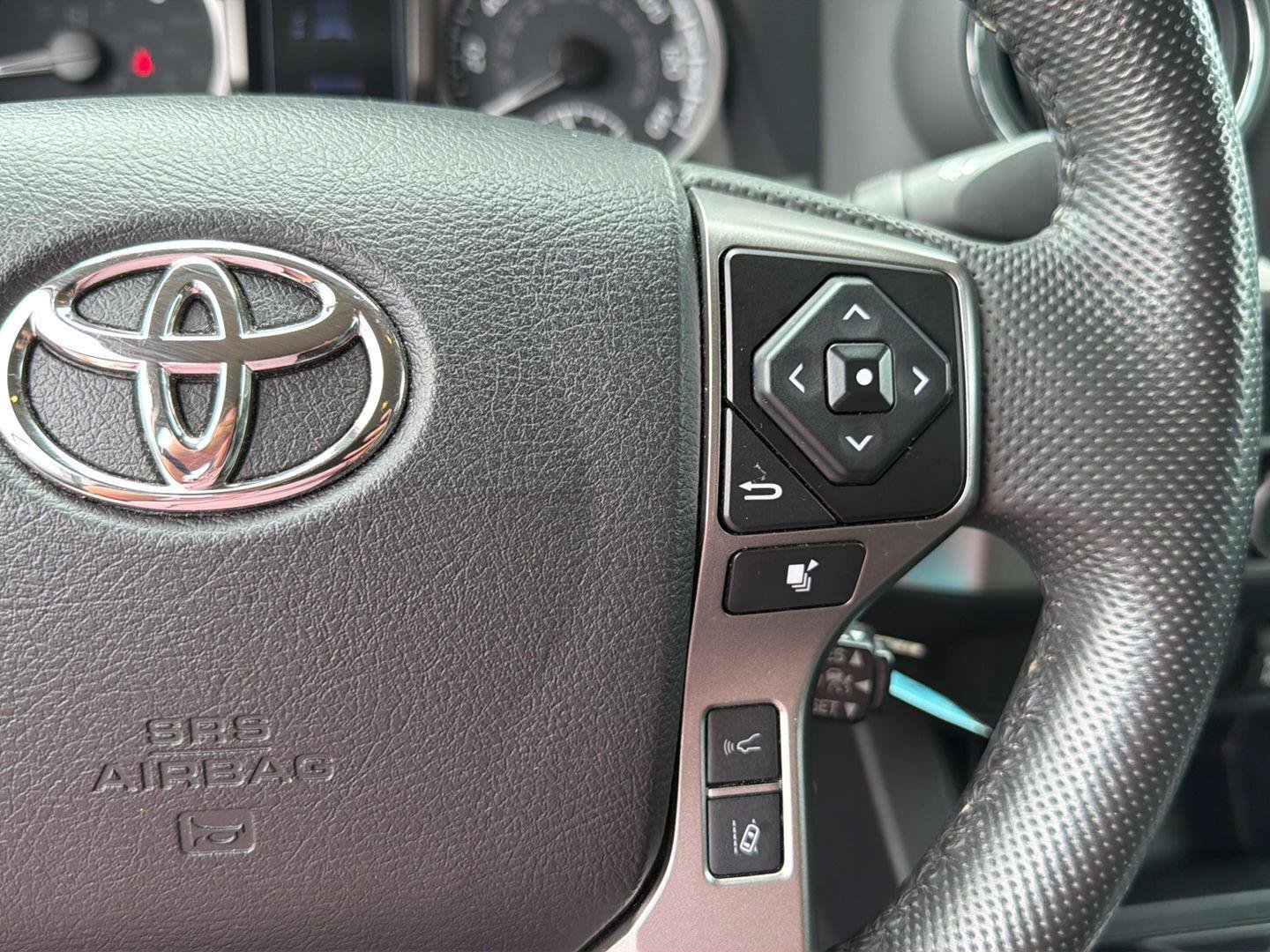 Used 2022 Toyota Tacoma SR5 RWD image 21