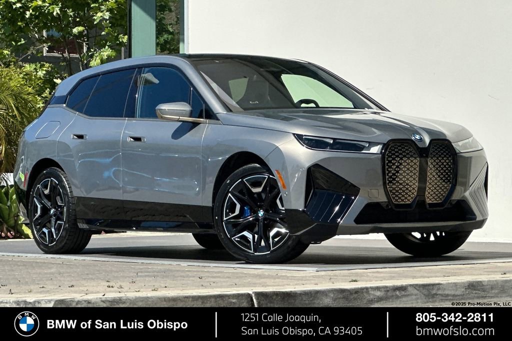 Used 2023 BMW iX xDrive50 w/ Sport Package AWD/4WD image 1