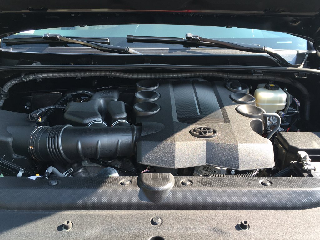Used 2018 Toyota 4Runner SR5 AWD/4WD image 12