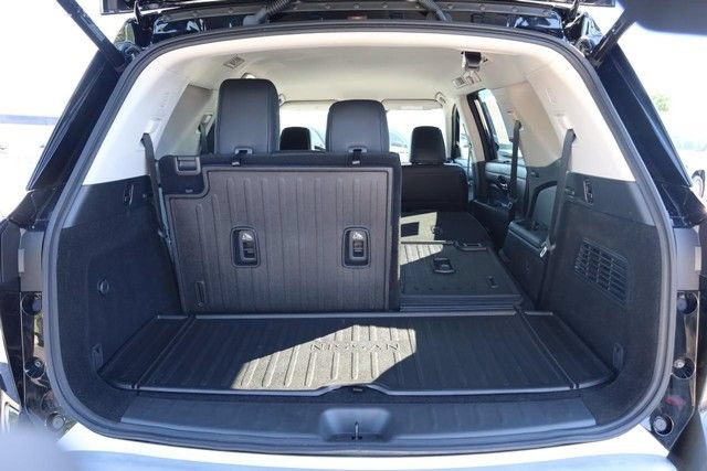 Certified 2025 Nissan Pathfinder SL w/ Cargo Package AWD/4WD image 8