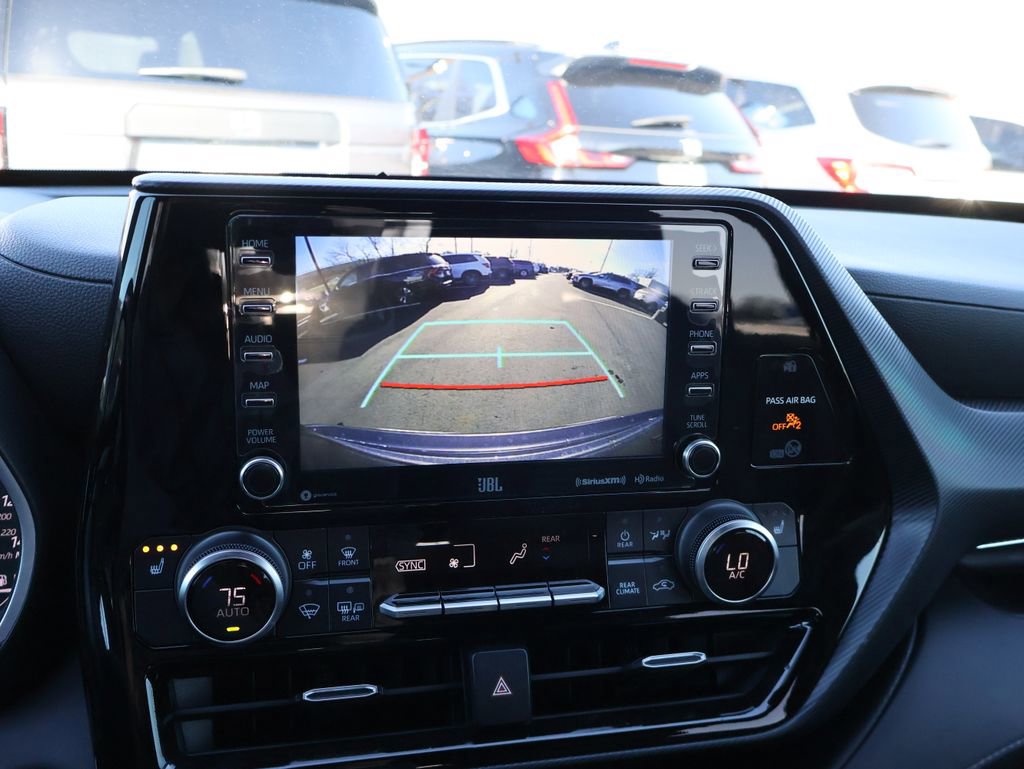 Used 2021 Toyota Highlander XSE image 24