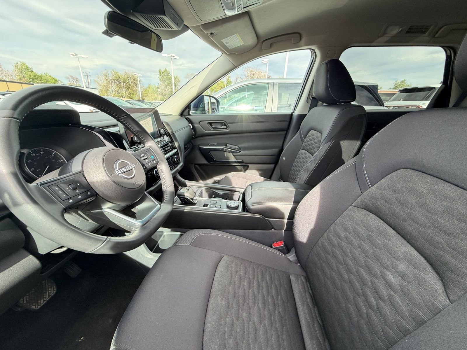 Used 2025 Nissan Pathfinder SV AWD/4WD image 28