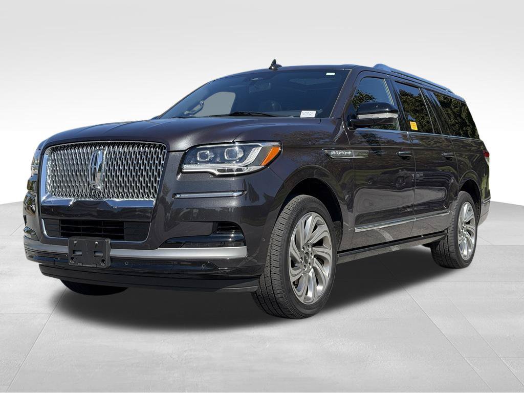 Used 2024 Lincoln Navigator L Reserve AWD/4WD image 3
