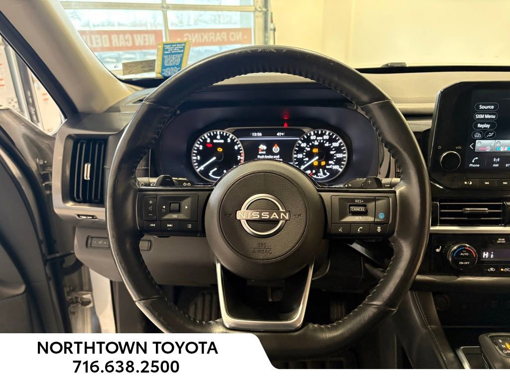 Used 2023 Nissan Pathfinder SL w/ Black Appearance Package image 7