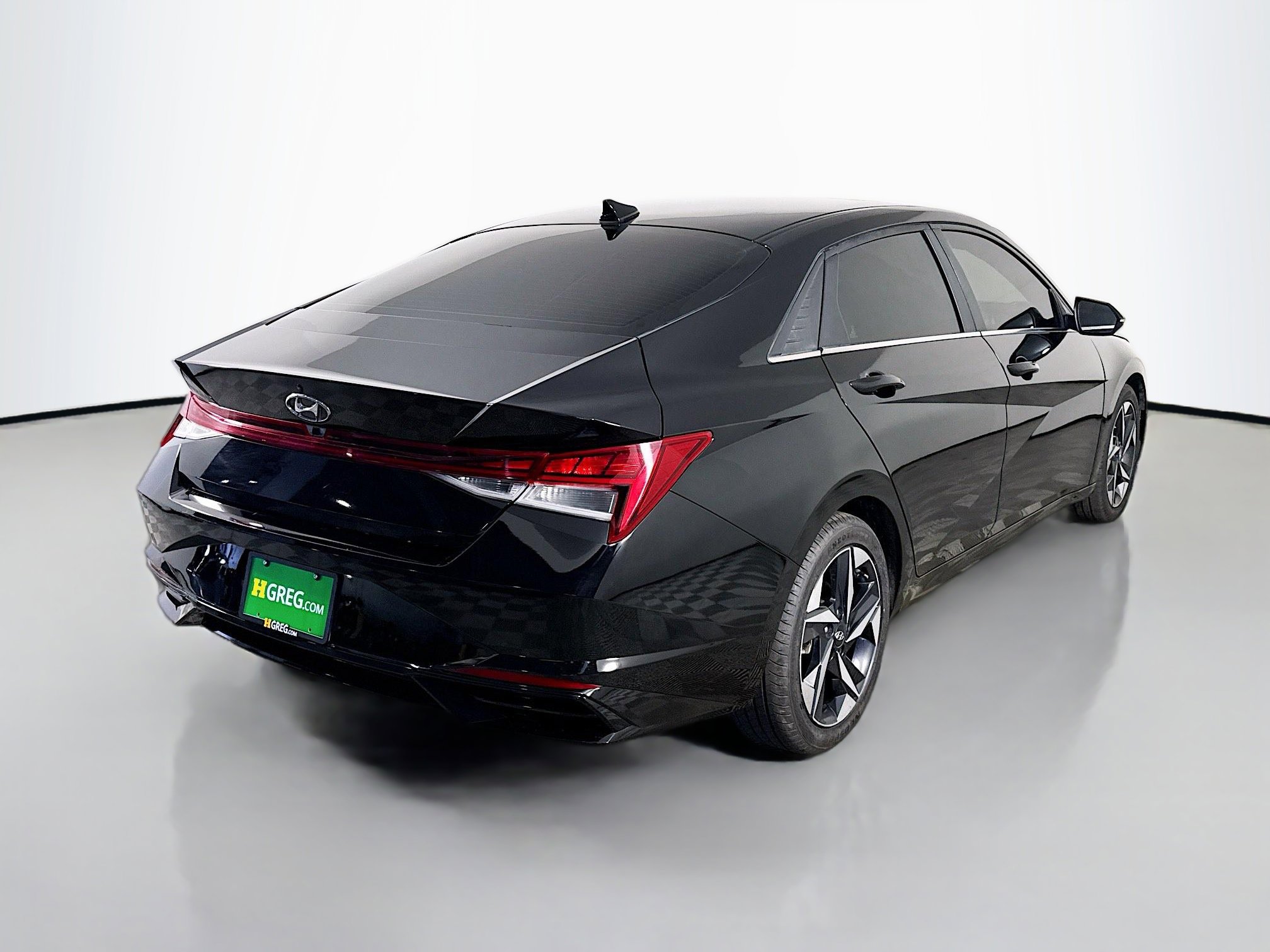 Used 2022 Hyundai Elantra SEL w/ Convenience + Premium Package image 10