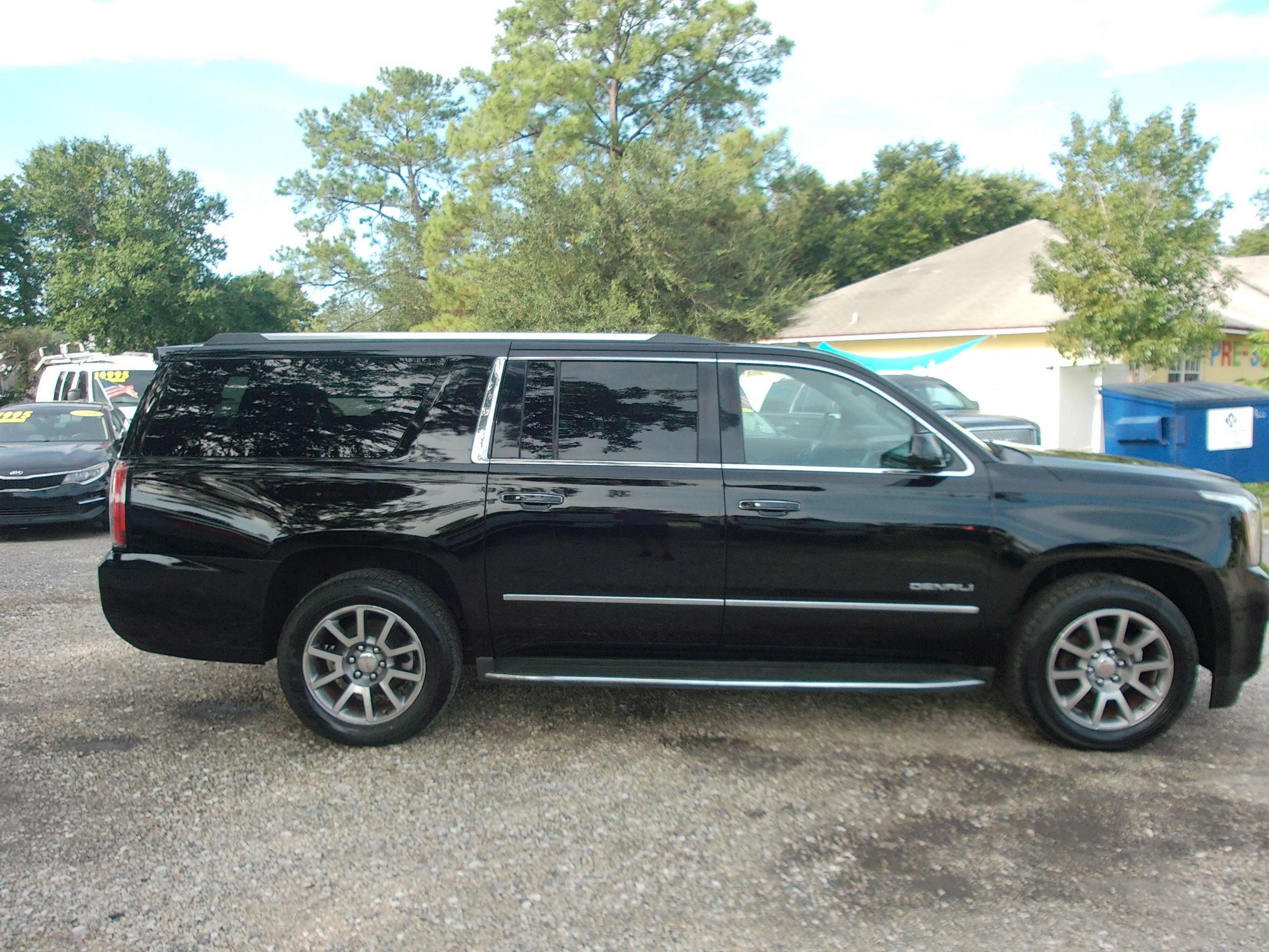 Used 2015 GMC Yukon XL Denali w/ Open Road Package RWD image 4