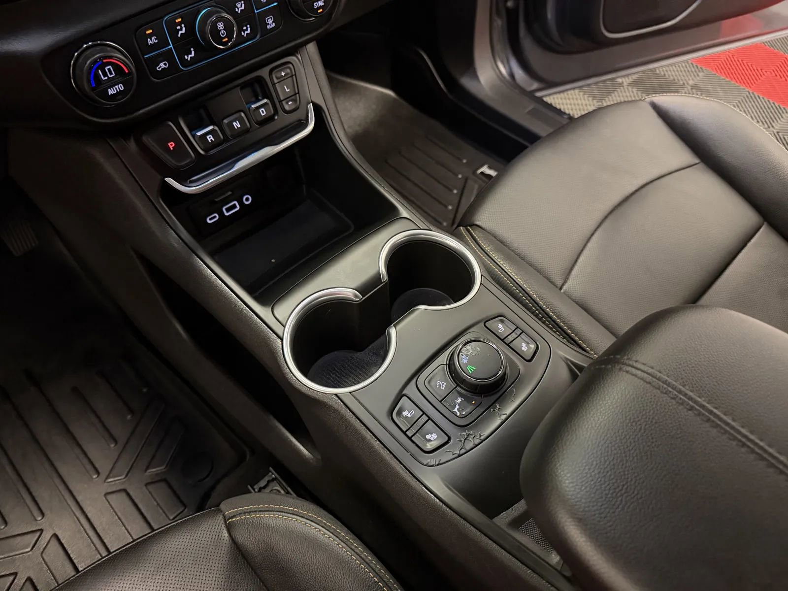 Used 2021 GMC Terrain SLT FWD image 33