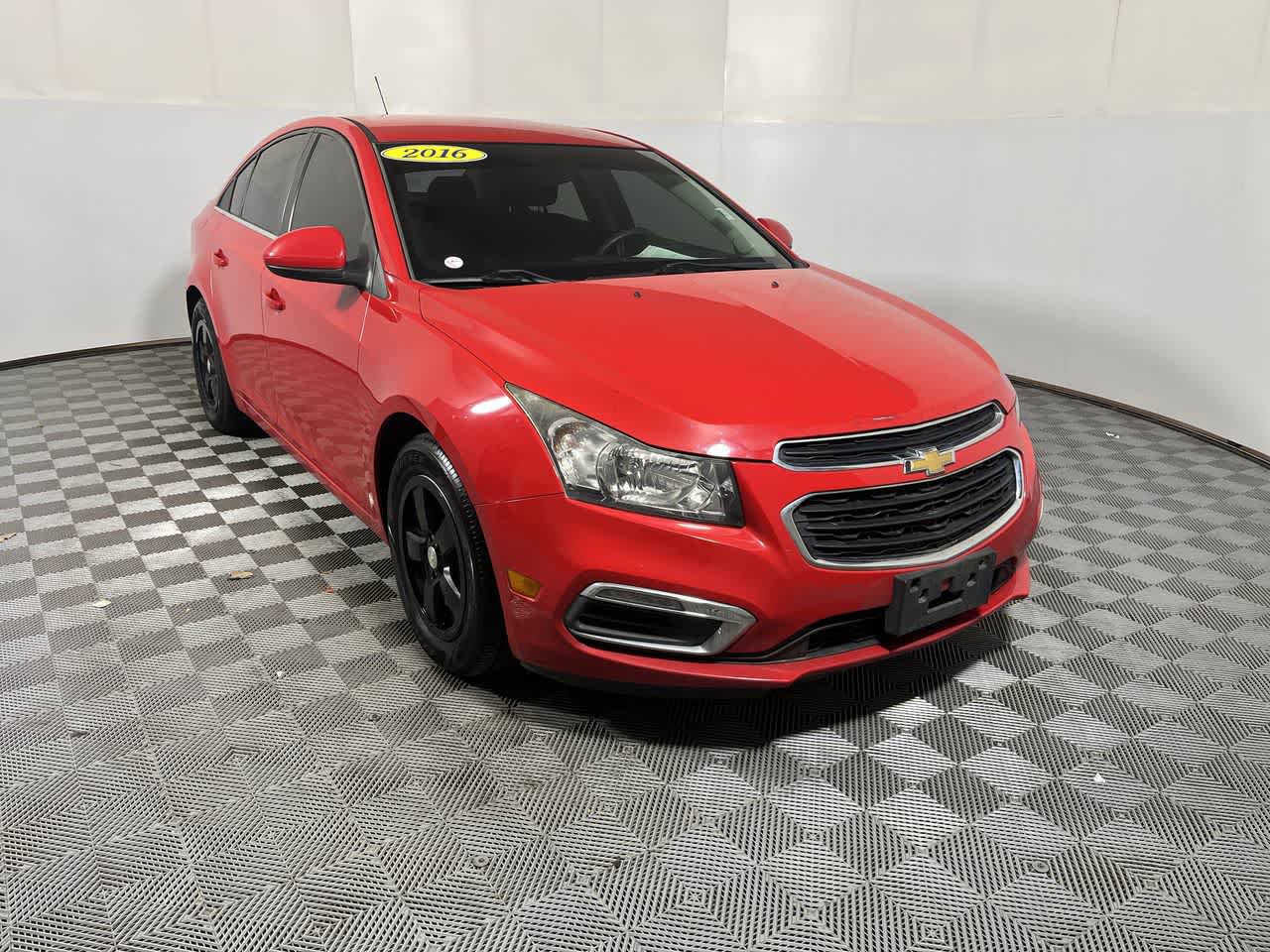 Used 2016 Chevrolet Cruze LT FWD image 2