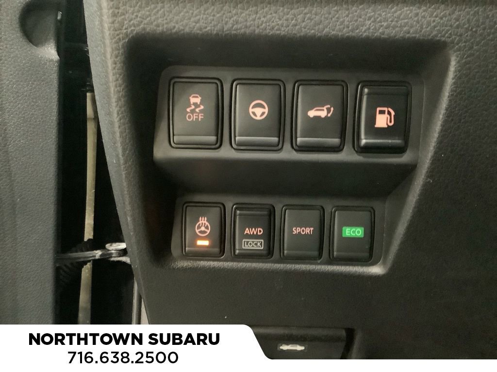 Used 2020 Nissan Rogue SL w/ Premium Package image 16