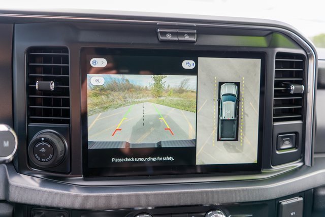 Used 2025 Ford F350 Platinum w/ FX4 Off-Road Package image 31