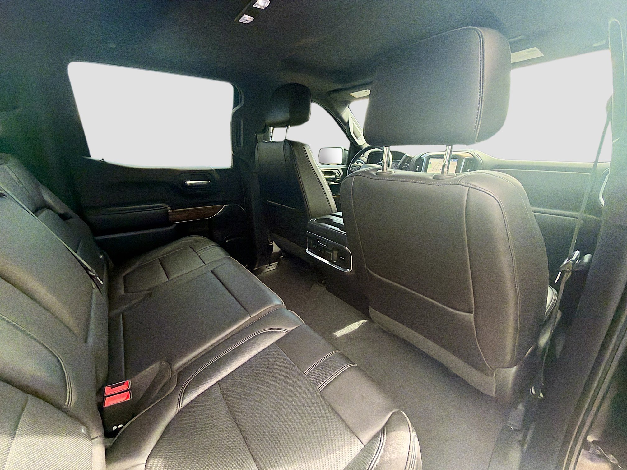 Used 2019 Chevrolet Silverado 1500 High Country w/ Technology Package AWD/4WD image 30