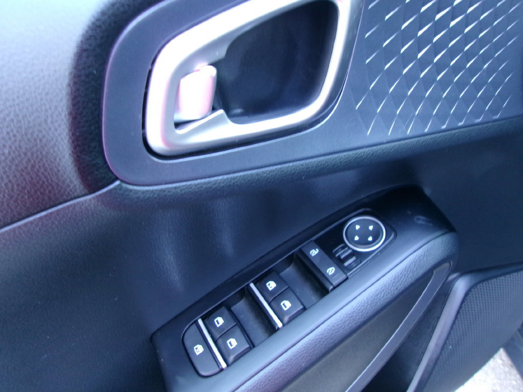 Used 2025 Kia Soul EX FWD image 14