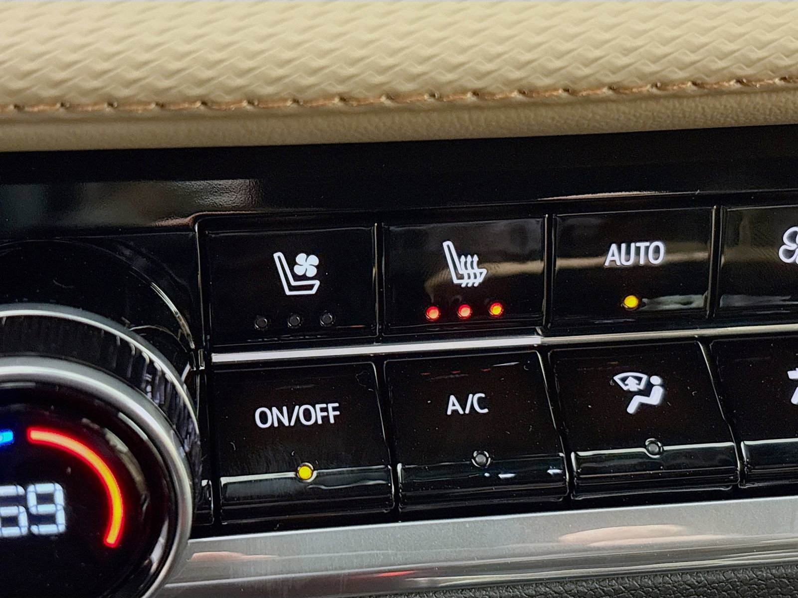 New 2026 Chevrolet Equinox ACTIV w/ Convenience Package III image 23