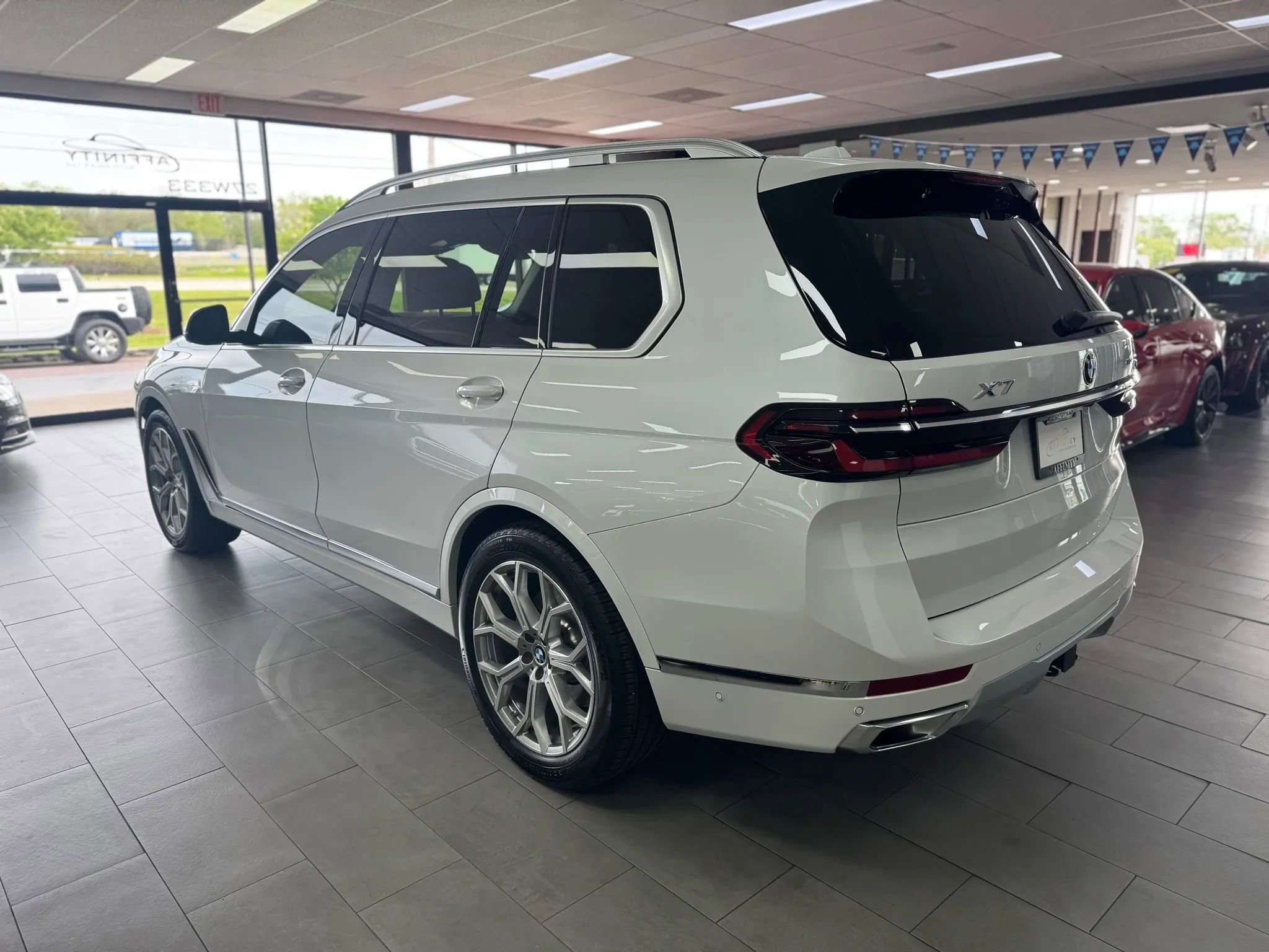 Used 2023 BMW X7 xDrive40i w/ Premium Package image 3