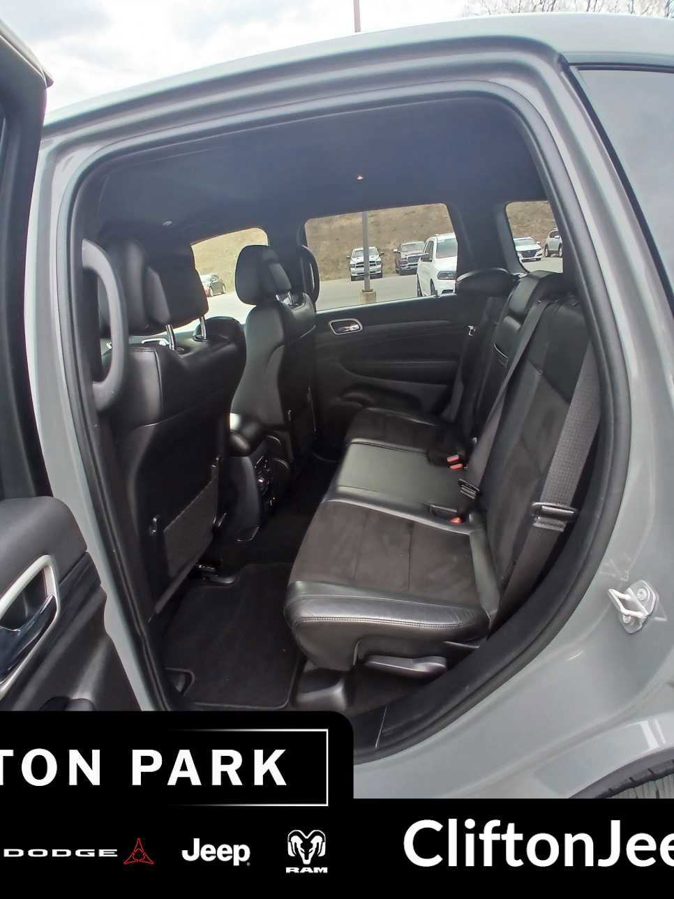 Used 2020 Jeep Grand Cherokee Altitude AWD/4WD image 13