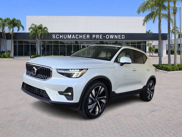 Certified 2023 Volvo XC40 B4 Plus w/ Protection Package Premier image 3