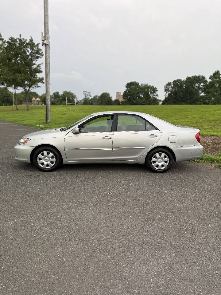 Used 2004 Toyota Camry LE FWD image 4