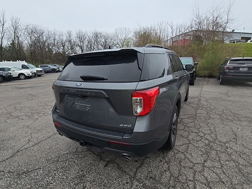 Used 2023 Ford Explorer XLT w/ Equipment Group 202A image 7