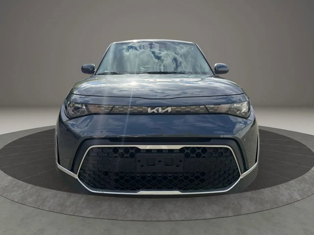 Used 2024 Kia Soul LX FWD image 2