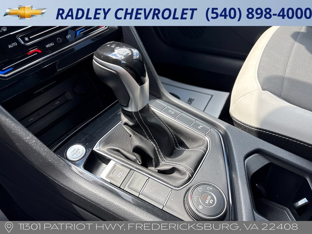 Used 2025 Volkswagen Taos SE AWD/4WD image 11