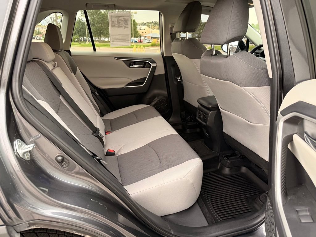 Used 2021 Toyota RAV4 XLE w/ Convenience Package AWD/4WD image 29