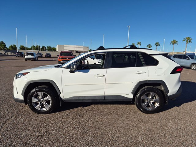 Used 2022 Toyota RAV4 LE AWD/4WD image 5