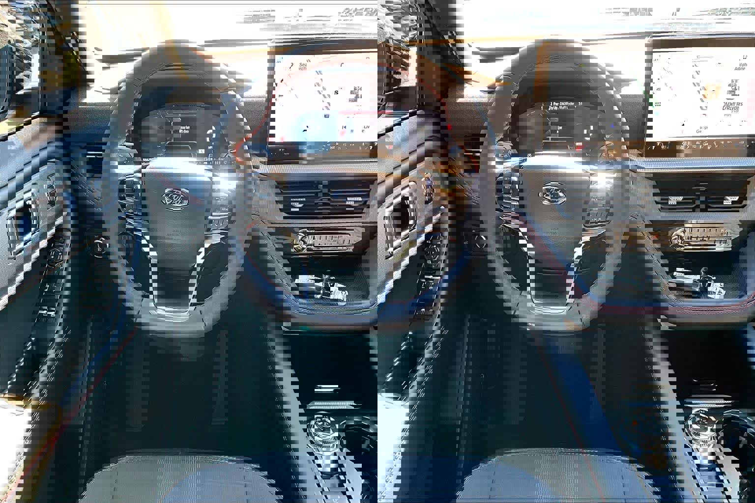 Used 2025 Ford Explorer ST-Line w/ Premium Package image 5