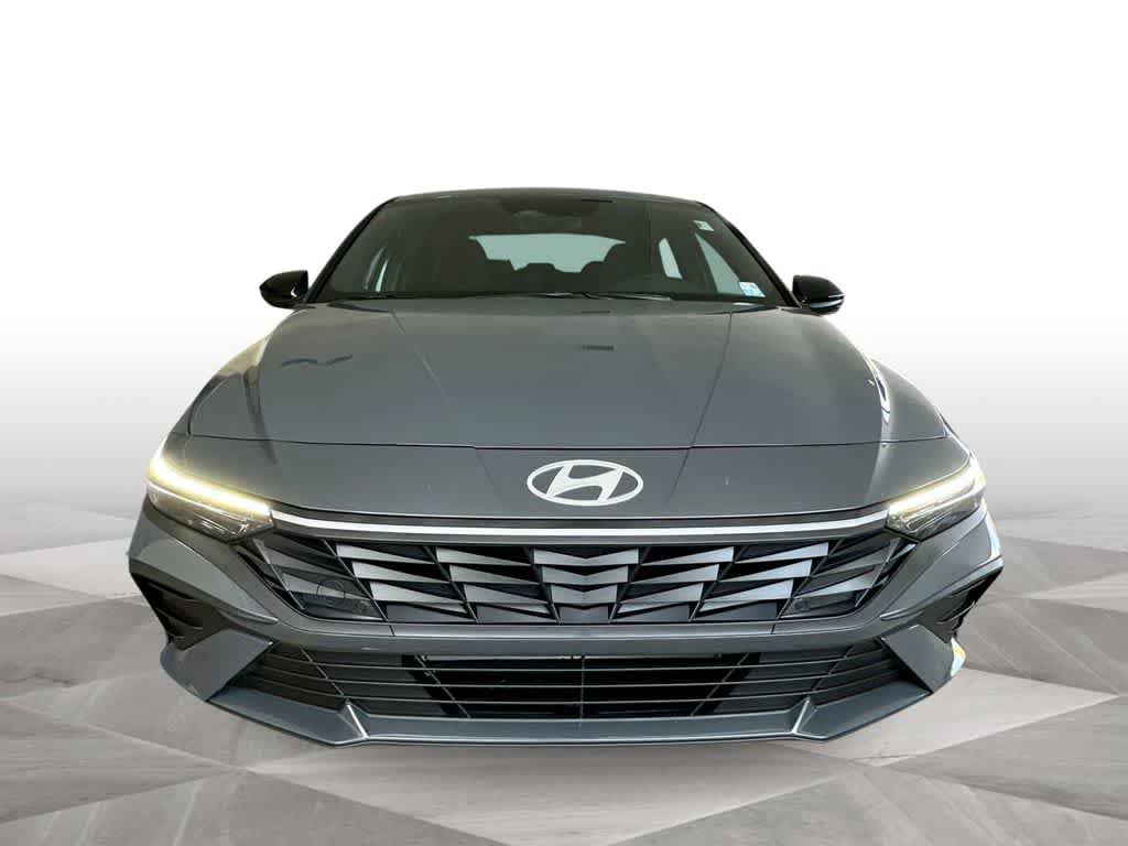 Used 2026 Hyundai Elantra Sport FWD image 3
