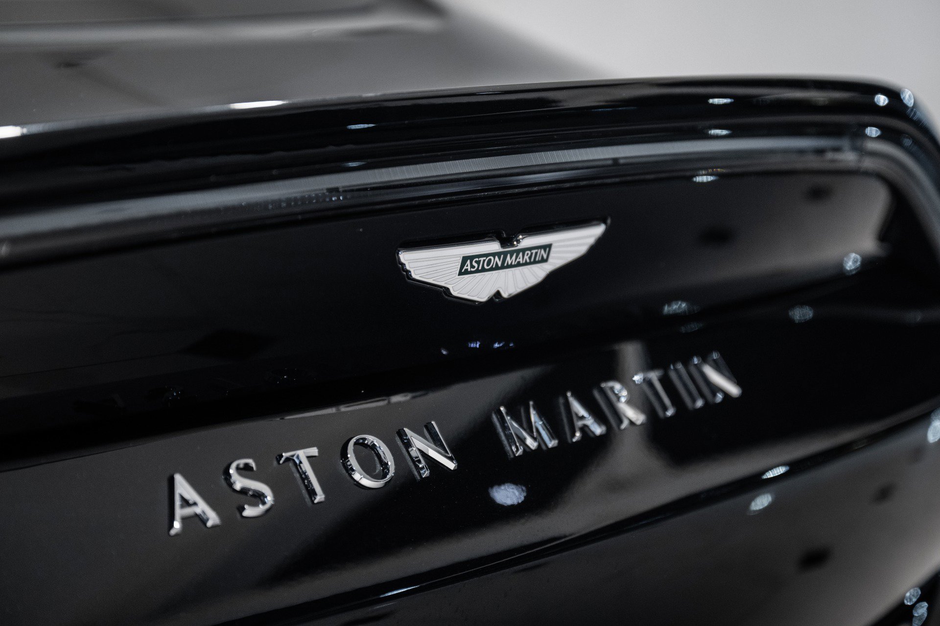New 2026 Aston Martin V8 Vantage Coupe image 8