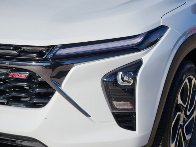 Used 2025 Chevrolet Trax RS w/ Sunroof Package image 16