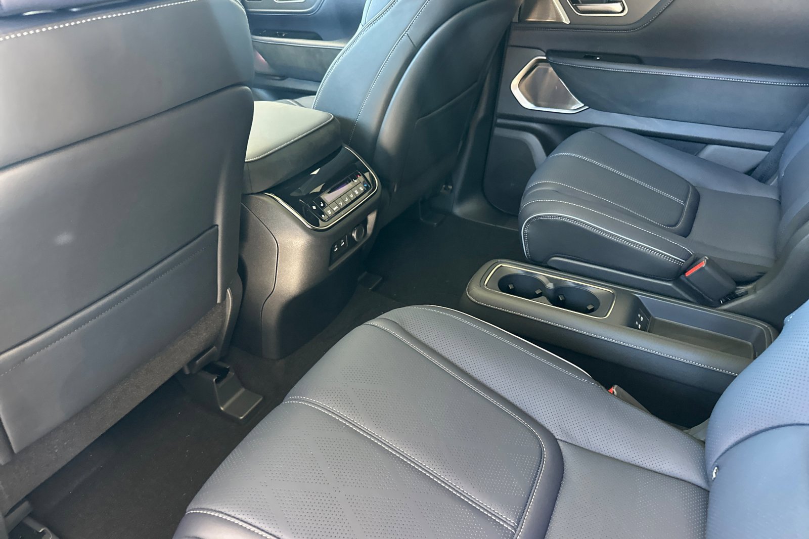 New 2027 INFINITI QX80 Sensory w/ Sport Exterior Package AWD/4WD image 14