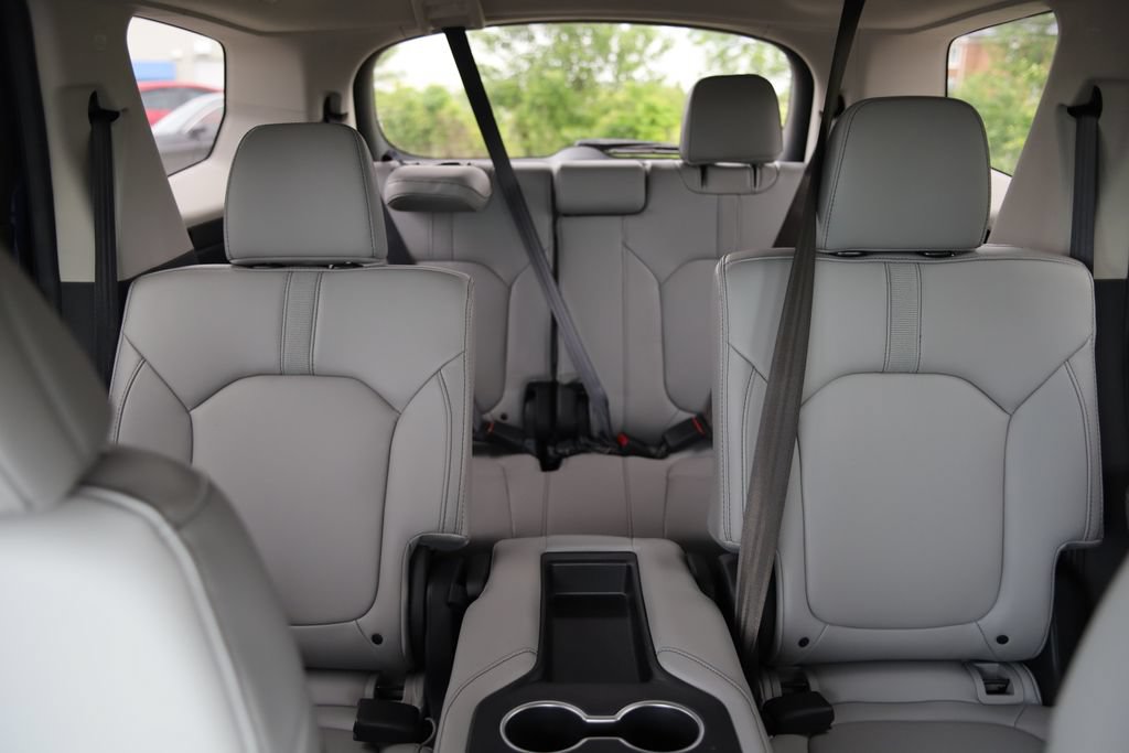 Used 2025 Honda Pilot EX-L image 31