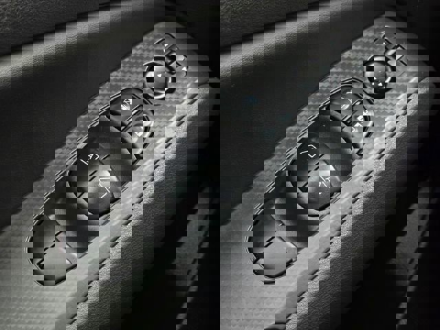 Used 2025 Nissan Altima 2.5 SV image 30