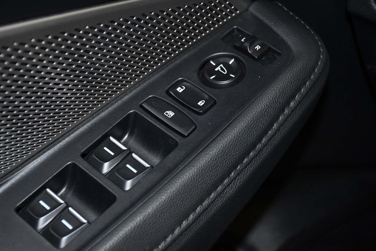 Certified 2024 Acura MDX SH-AWD image 32