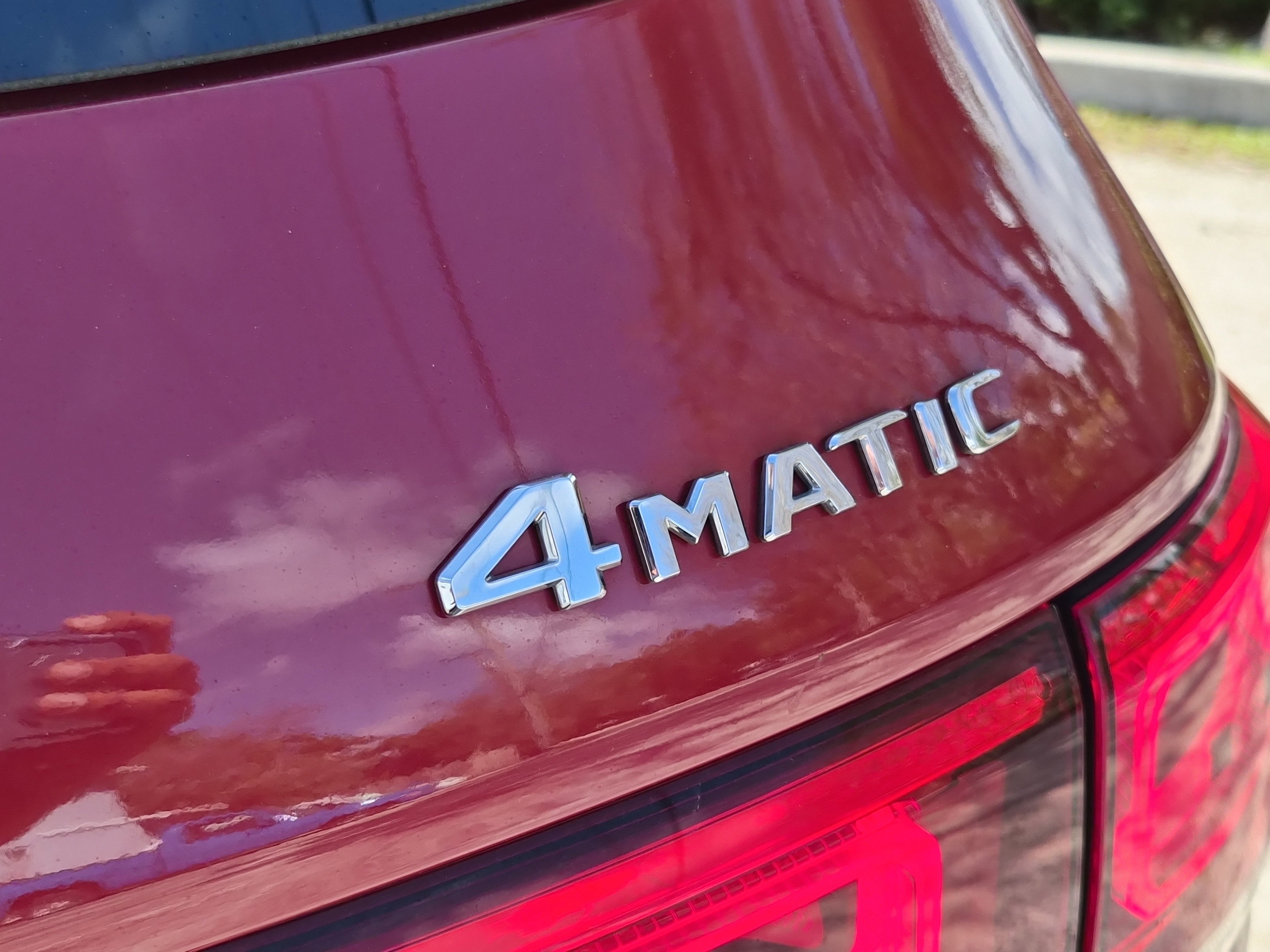 Used 2021 Mercedes-Benz GLB 250 4MATIC w/ Premium Package image 8