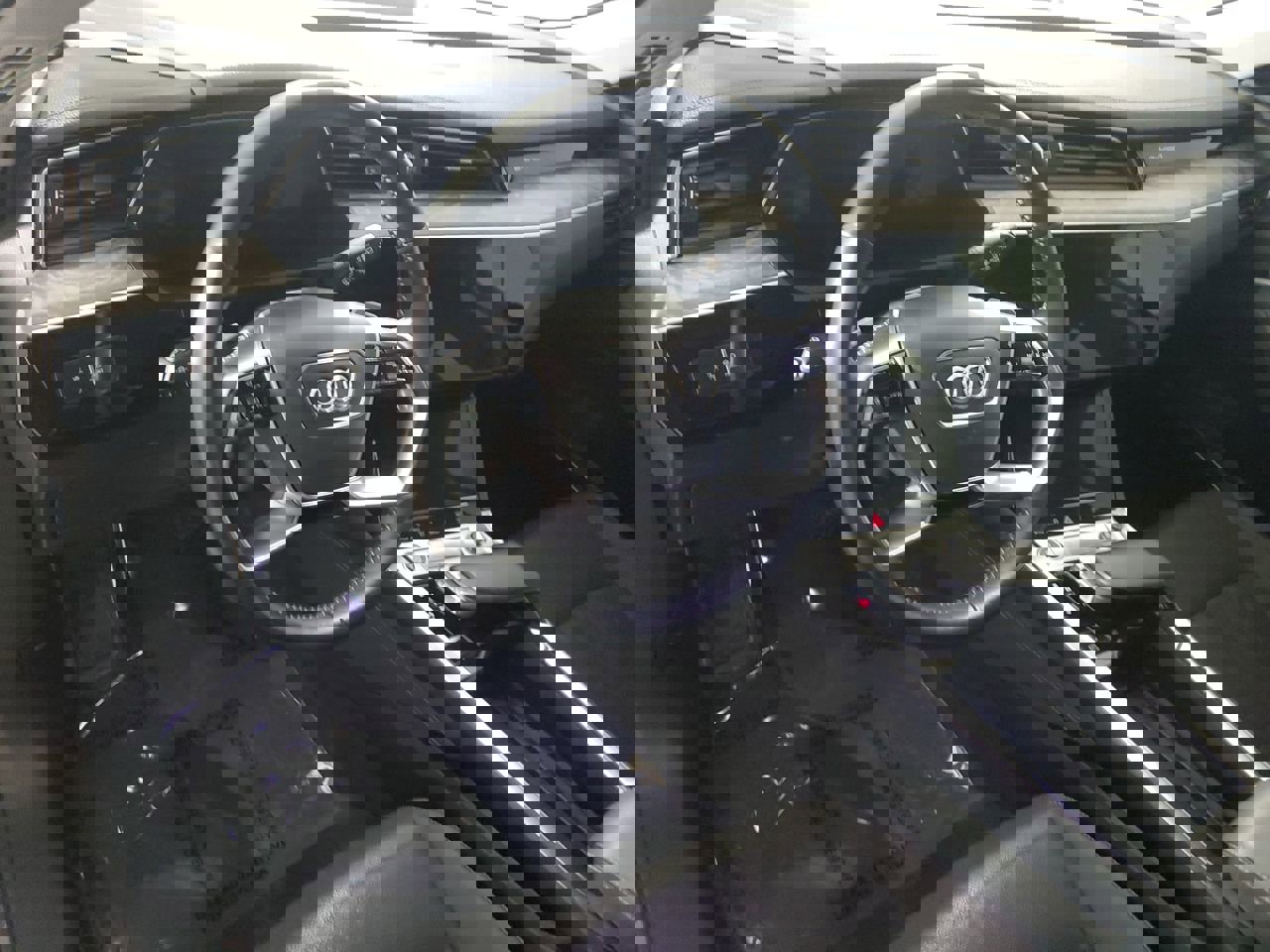 Certified 2021 Audi e-tron Premium Plus w/ Premium Plus Package image 23