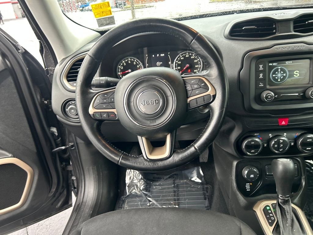 Used 2016 Jeep Renegade Latitude w/ Popular Equipment Group image 13