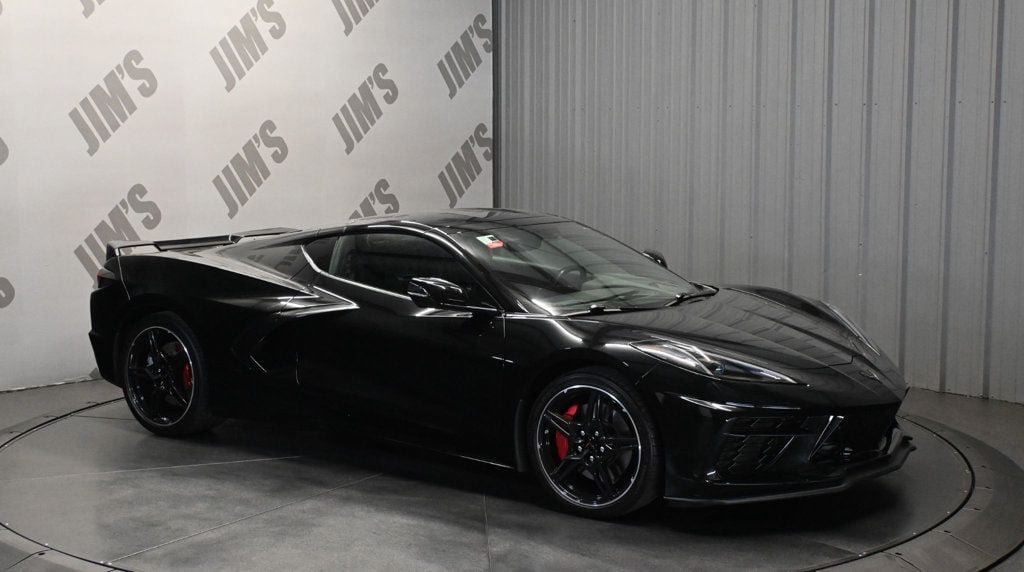Used 2020 Chevrolet Corvette Stingray Preferred Cpe w/ 2LT Preferred Equipment Group RWD image 3