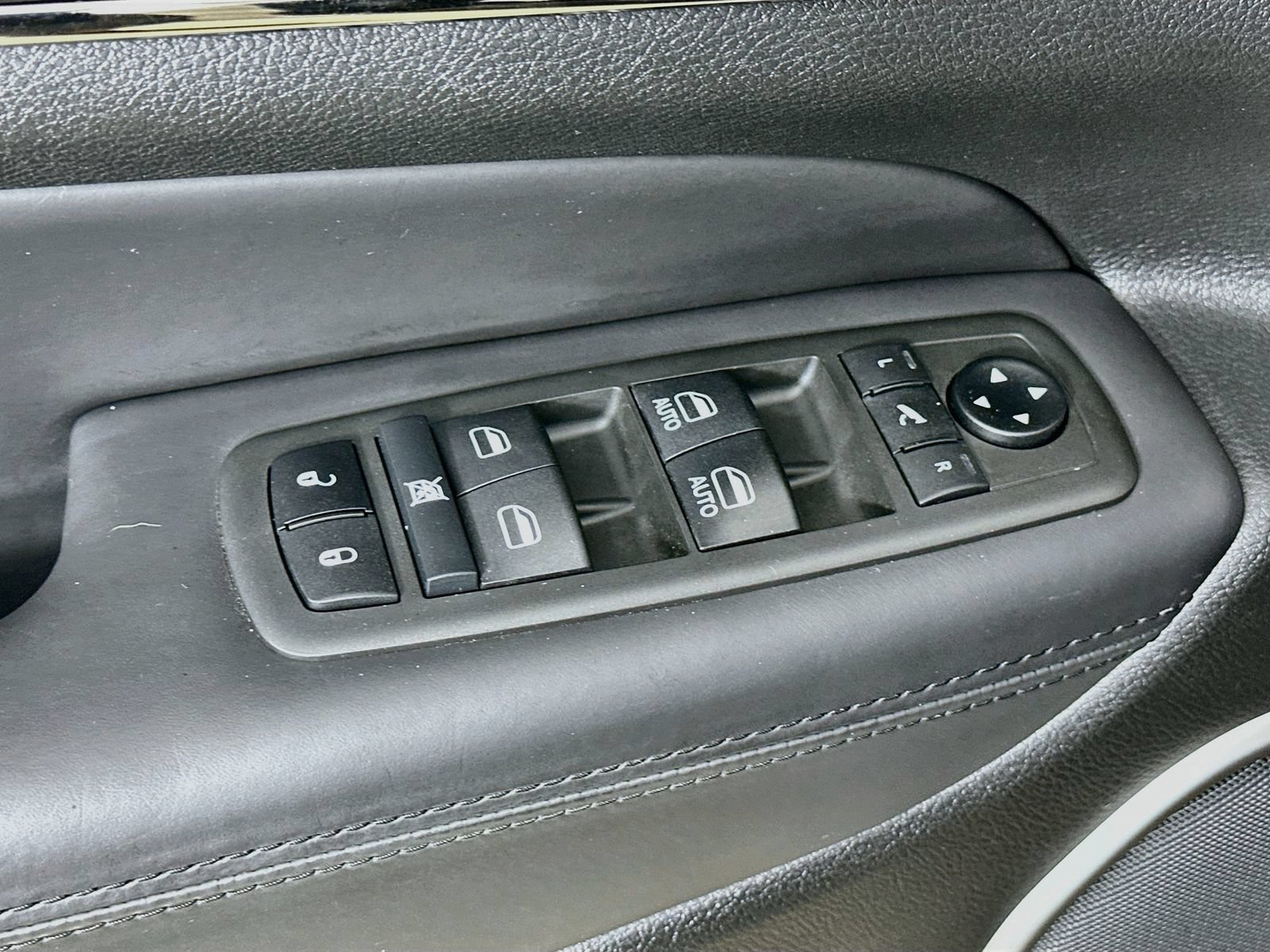 Used 2021 Jeep Grand Cherokee High Altitude AWD/4WD image 17