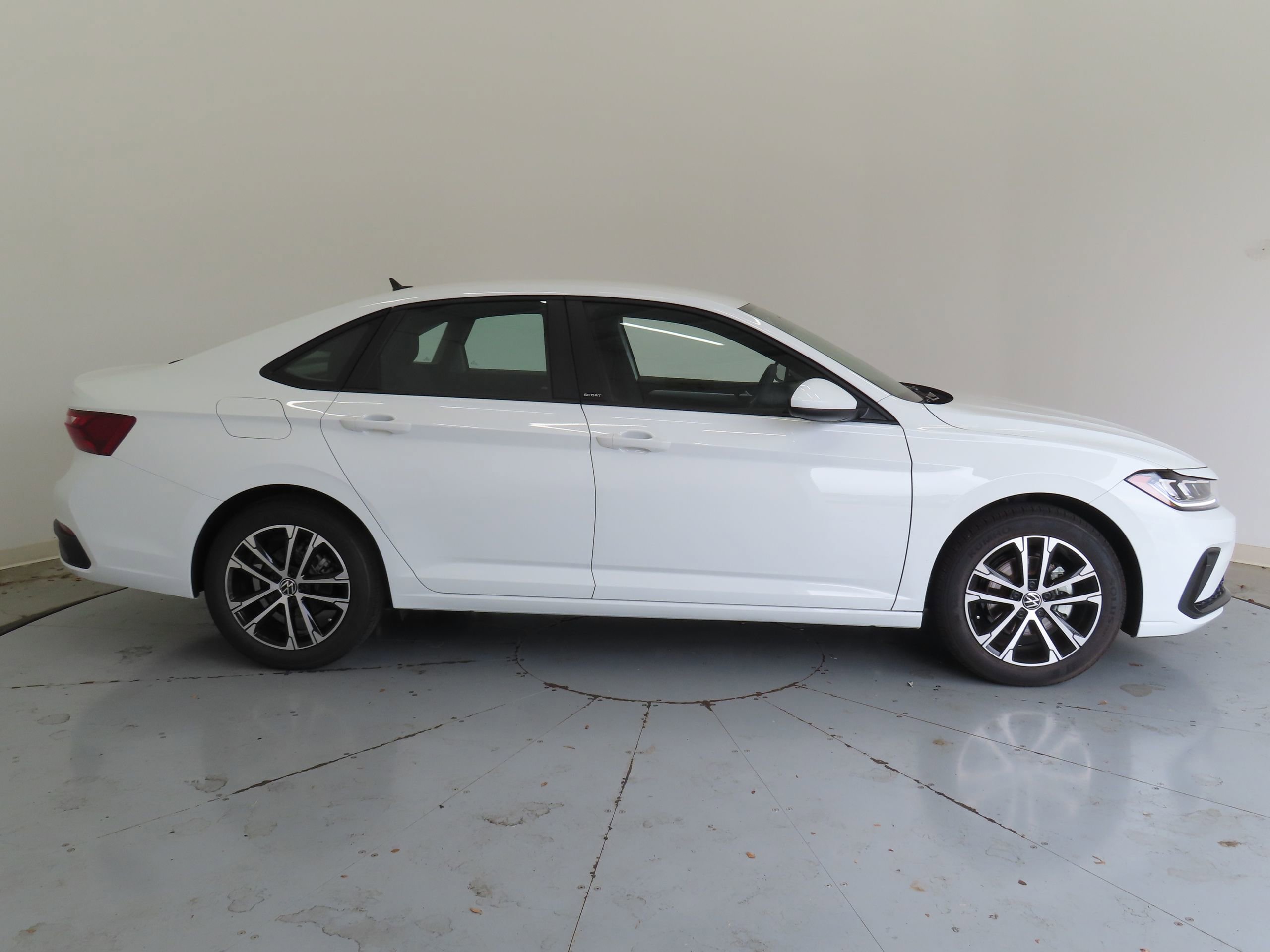 New 2026 Volkswagen Jetta Sport FWD image 2