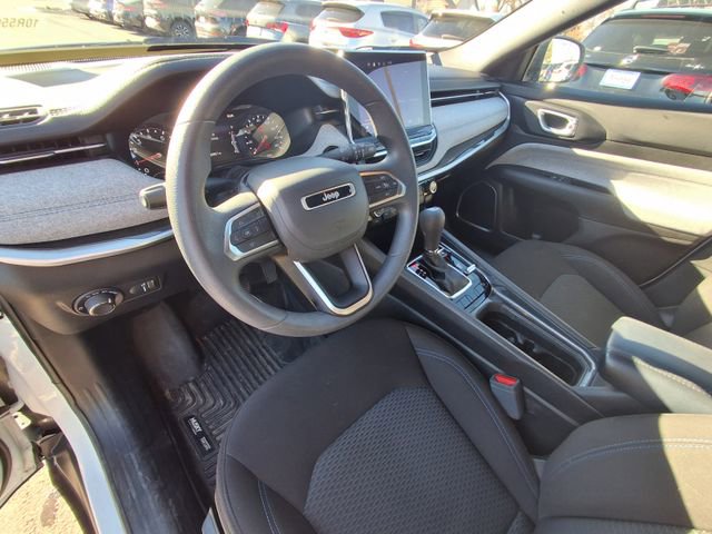 Used 2024 Jeep Compass Sport image 19