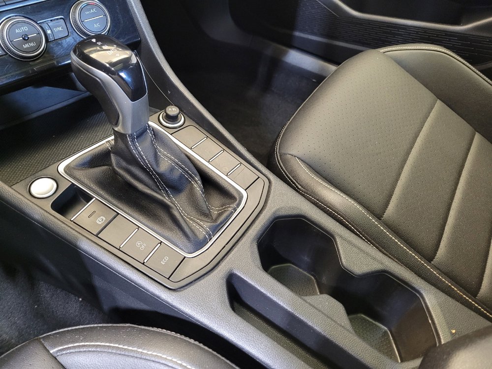 Used 2022 Volkswagen Jetta SE FWD image 26