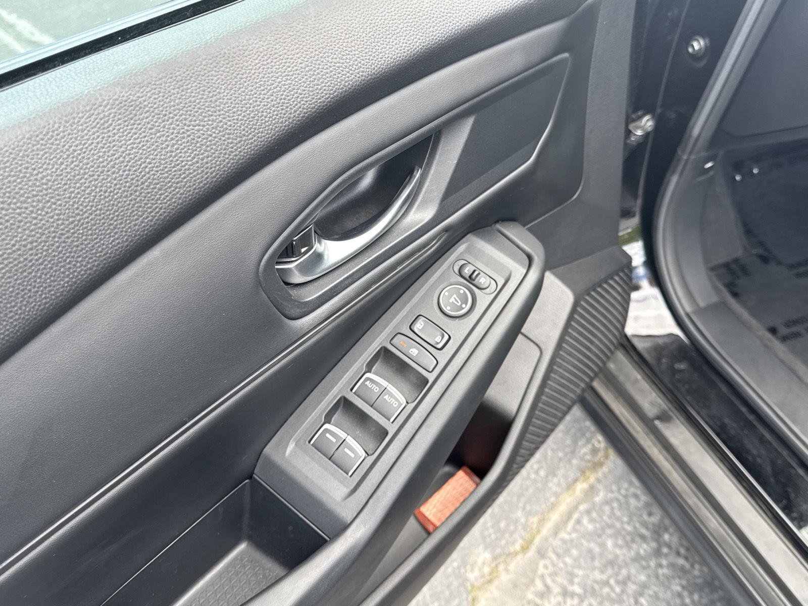 Used 2023 Honda Accord EX image 12