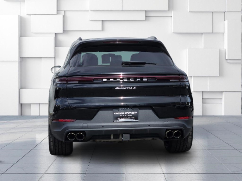 Used 2025 Porsche Cayenne S AWD/4WD image 6