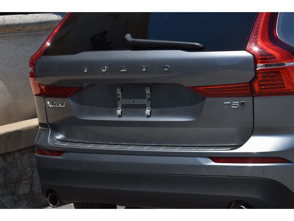 Used 2021 Volvo XC60 T5 Momentum w/ Premium Package AWD/4WD image 28