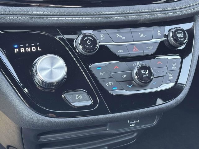 New 2026 Chrysler Pacifica Select FWD image 26